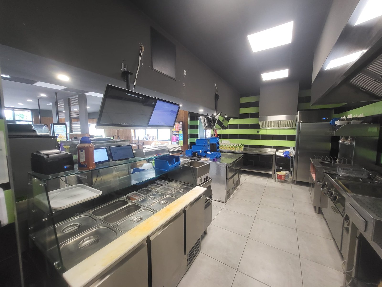 Aménagement d'une cuisine professionnelle pour local commercial
